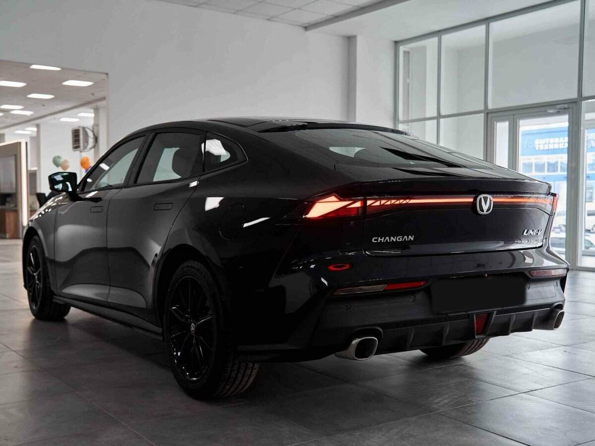 Б/У Чанган УНИ-В 2024 года. Фото: #2