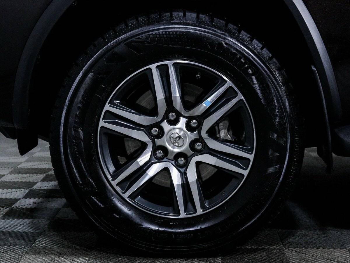 Б/У Тойота Фортюнер 2021 года. Фото: #8