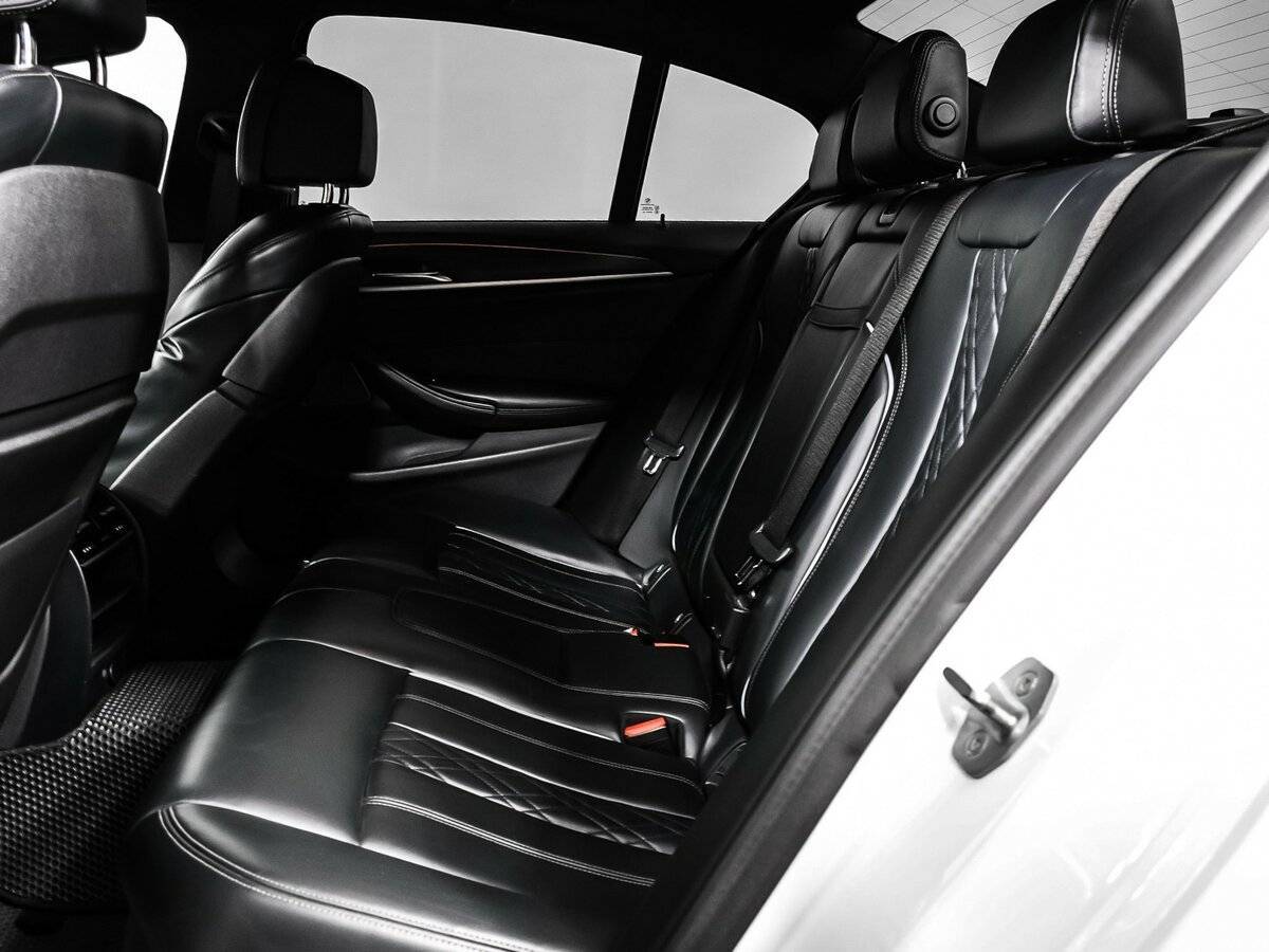 Б/У БМВ 5 серии 2018 года. Фото: #11