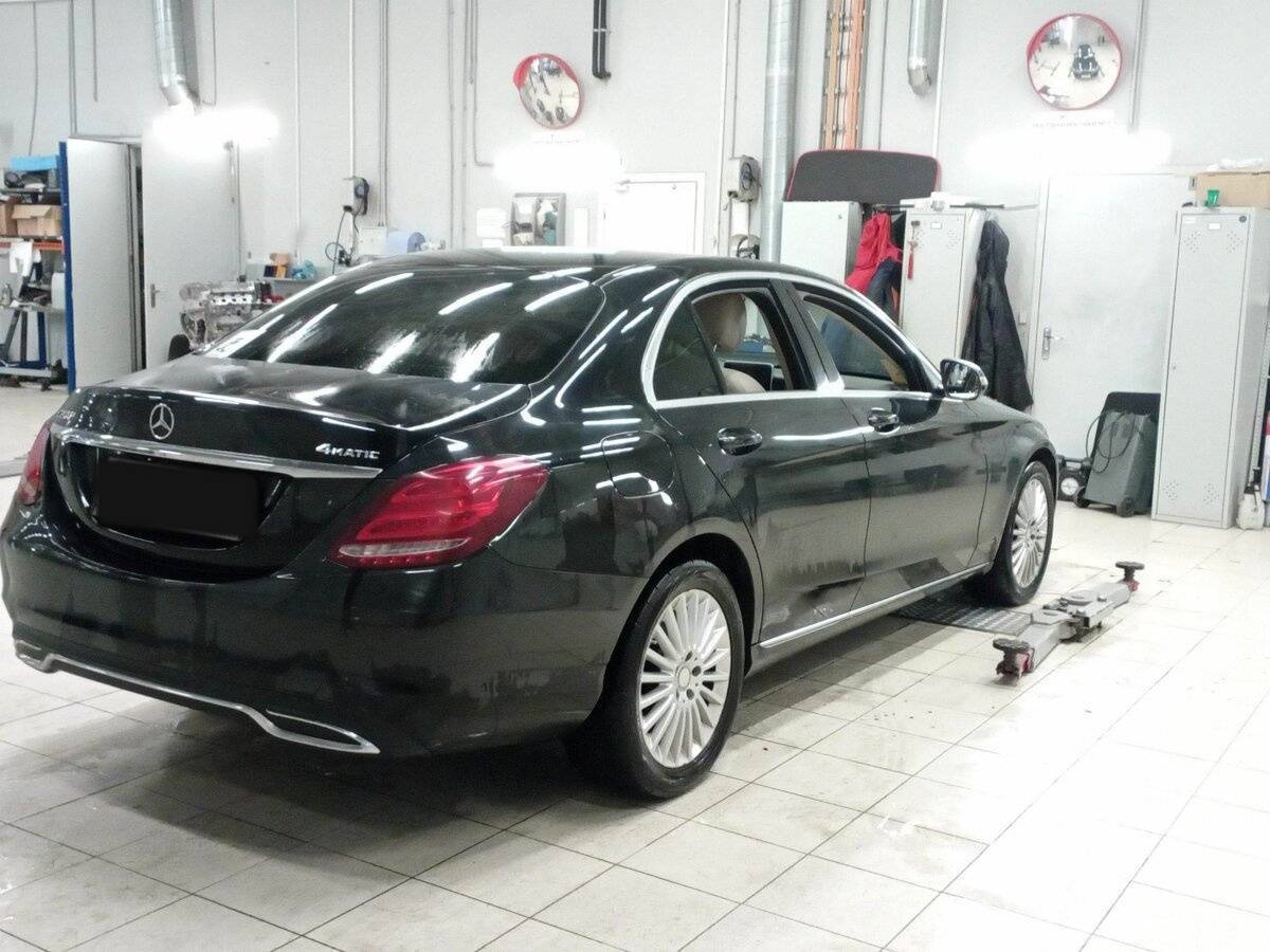 Б/У Мерседес-Бенц Ц-Класс 2016 года. Фото: #2