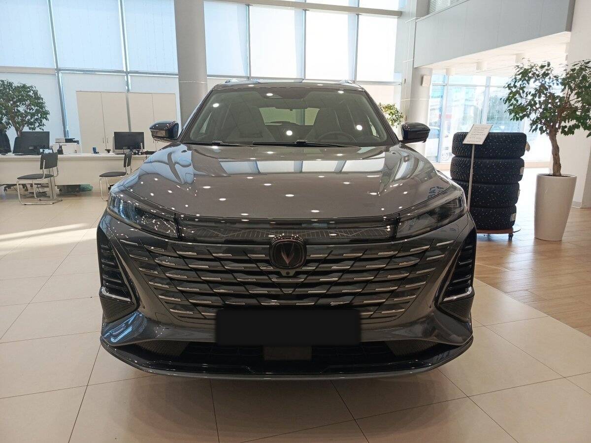 Б/У Чанган CS75 Plus 2024 года. Фото: #1