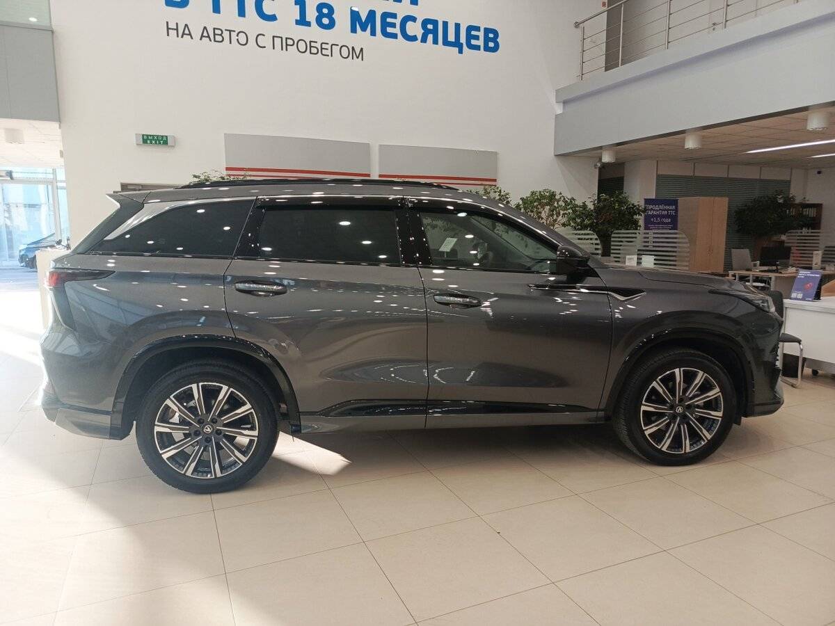 Б/У Чанган CS75 Plus 2024 года. Фото: #3