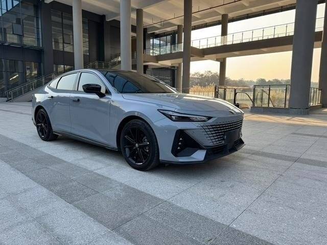 Б/У Чанган УНИ-В 2022 года. Фото: #1