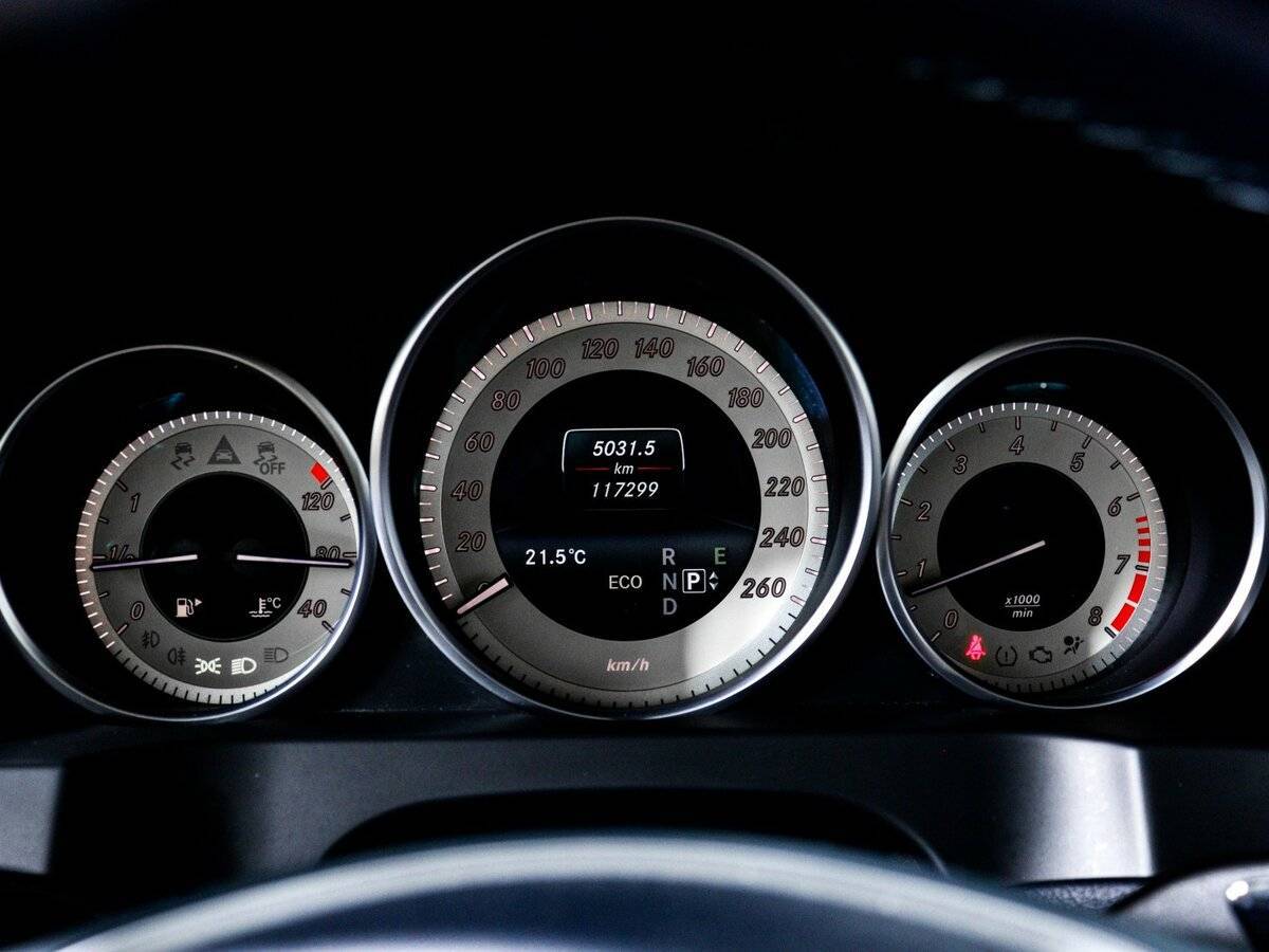 Б/У Мерседес-Бенц Е-Класс 2014 года. Фото: #6