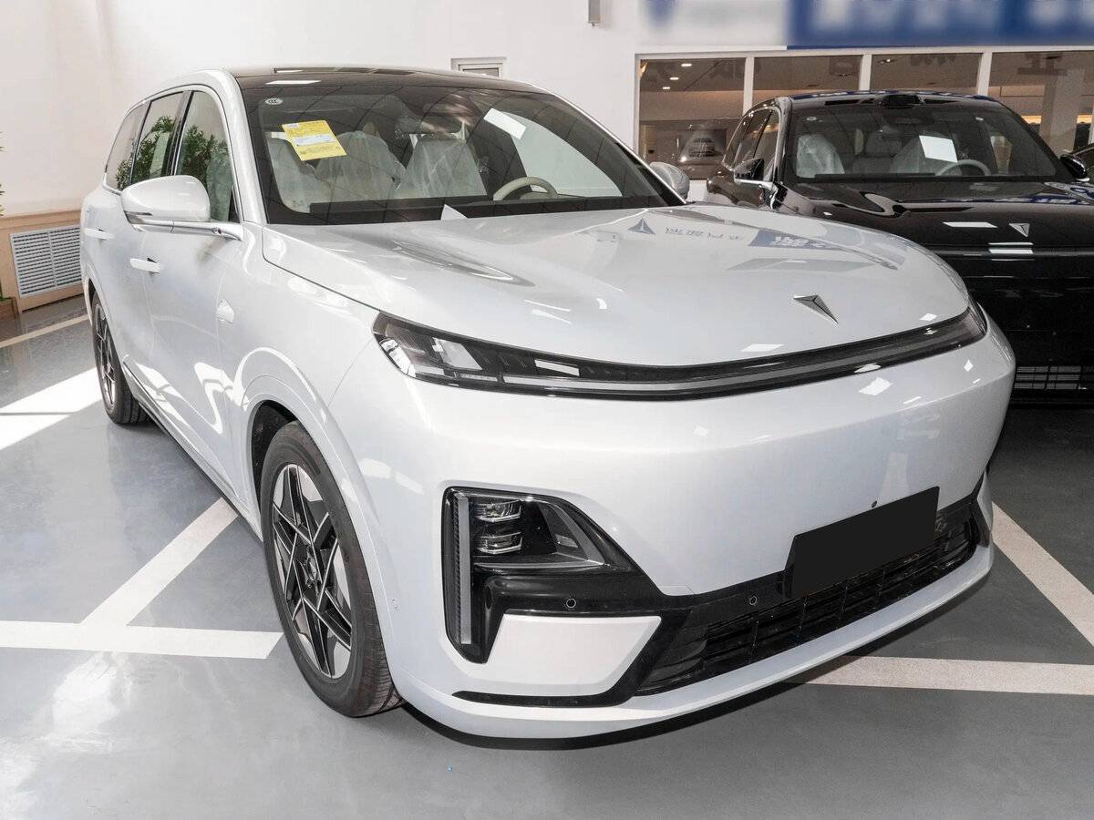 Б/У Чанган Deepal S09 2025 года. Фото: #2