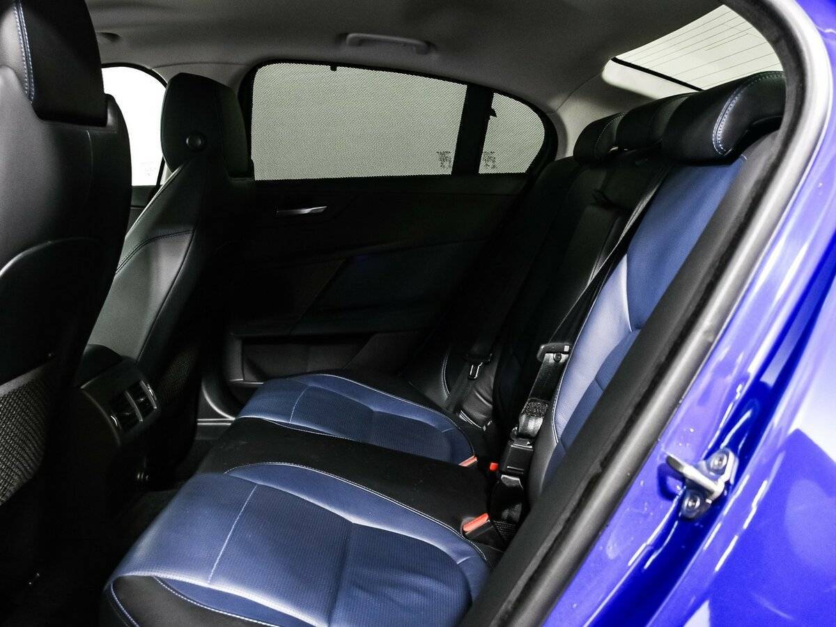 Б/У Ягуар ИксЕ 2018 года. Фото: #11