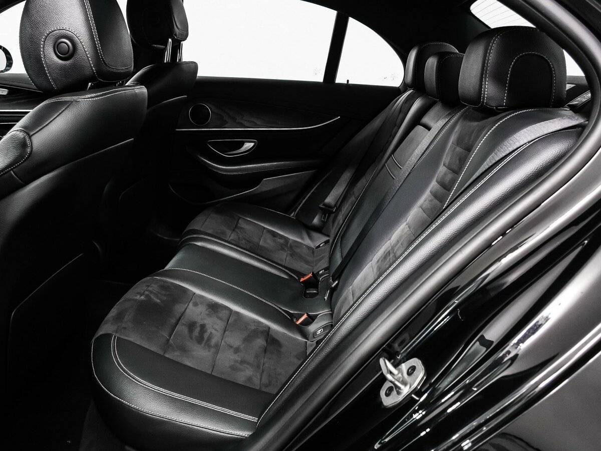 Б/У Мерседес-Бенц Е-Класс 2019 года. Фото: #12