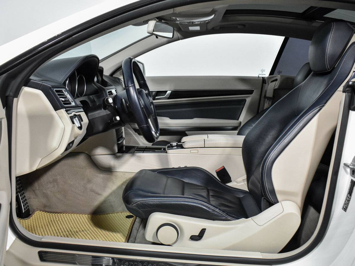 Б/У Мерседес-Бенц Е-Класс 2015 года. Фото: #10