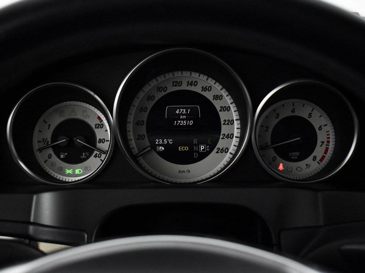 Б/У Мерседес-Бенц Е-Класс 2015 года. Фото: #20