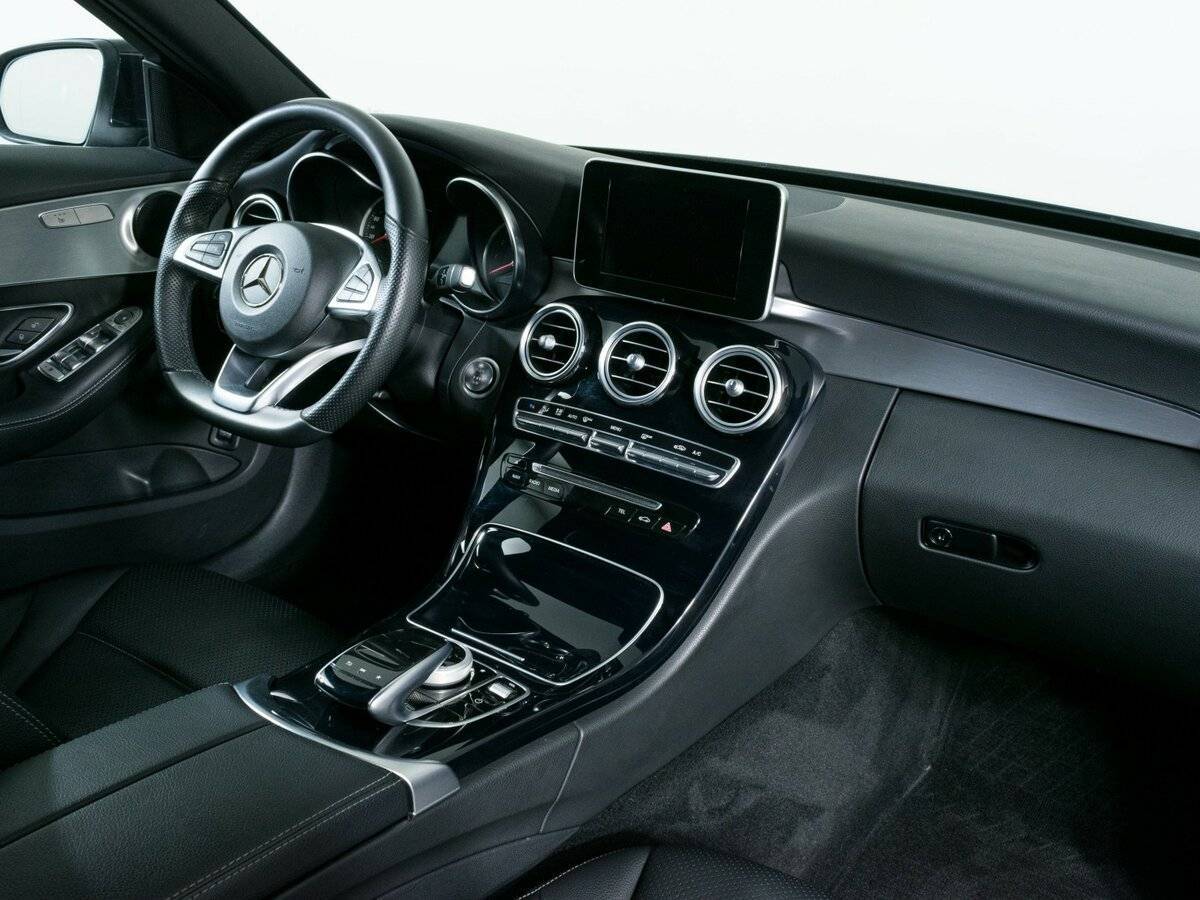 Б/У Мерседес-Бенц Ц-Класс 2016 года. Фото: #9