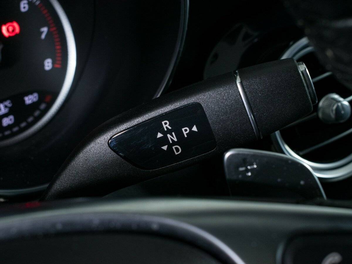 Б/У Мерседес-Бенц Ц-Класс 2016 года. Фото: #15