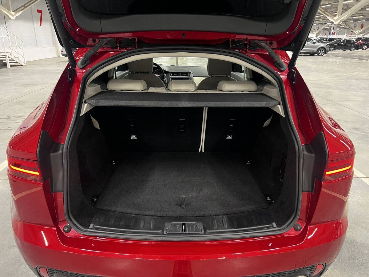 Б/У Ягуар Е-Пэйс 2018 года. Фото: #9