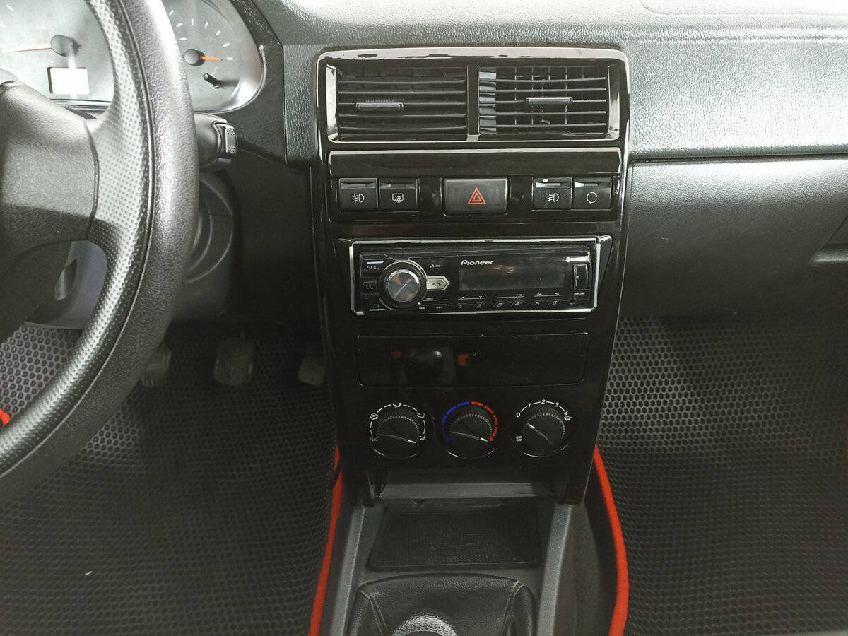 Б/У Лада (ВАЗ) Приора 2011 года. Фото: #14