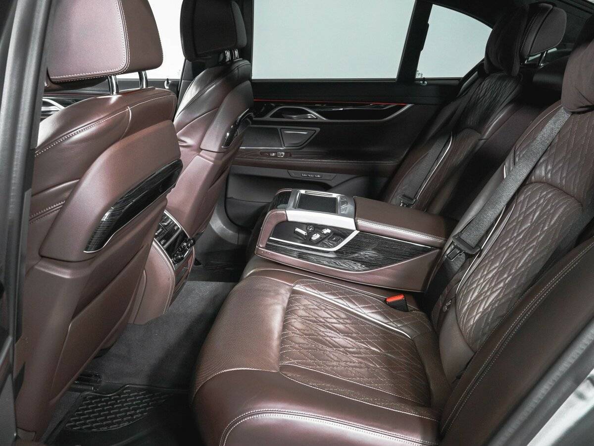 Б/У БМВ 7 серии 2019 года. Фото: #9