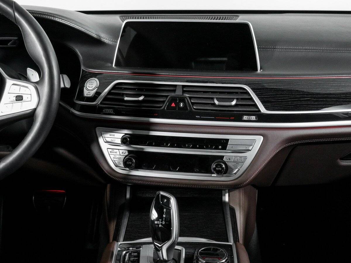 Б/У БМВ 7 серии 2019 года. Фото: #12