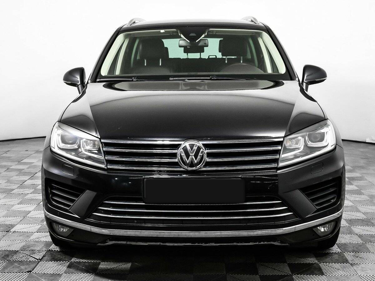 Б/У Фольксваген Туарег 2015 года. Фото: #1