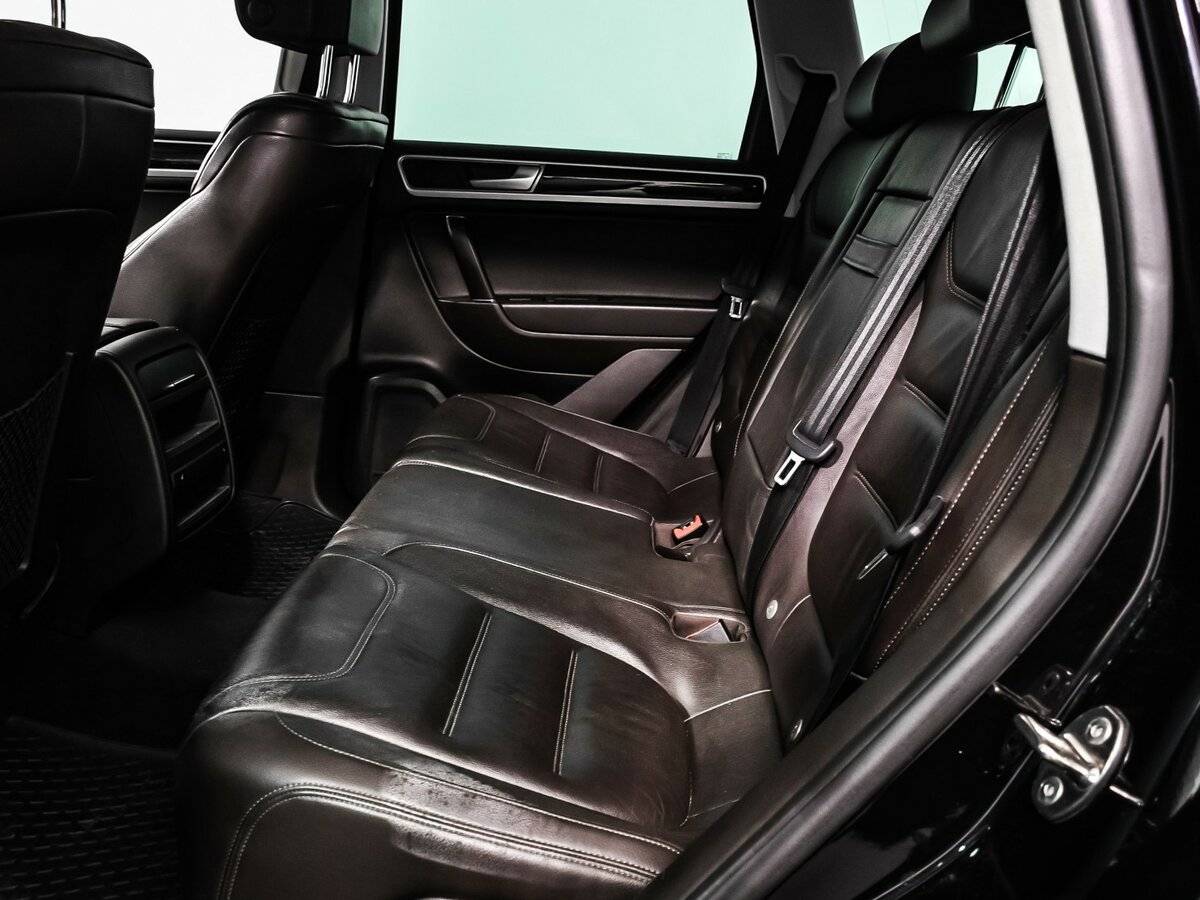 Б/У Фольксваген Туарег 2015 года. Фото: #12