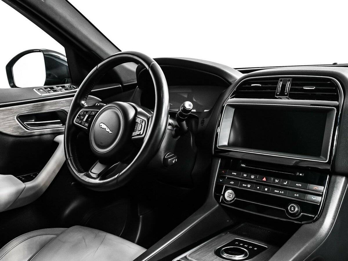 Б/У Ягуар Ф-Пэйс 2016 года. Фото: #8