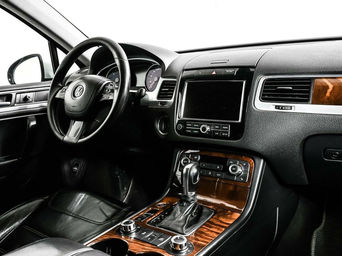 Б/У Фольксваген Туарег 2011 года. Фото: #8