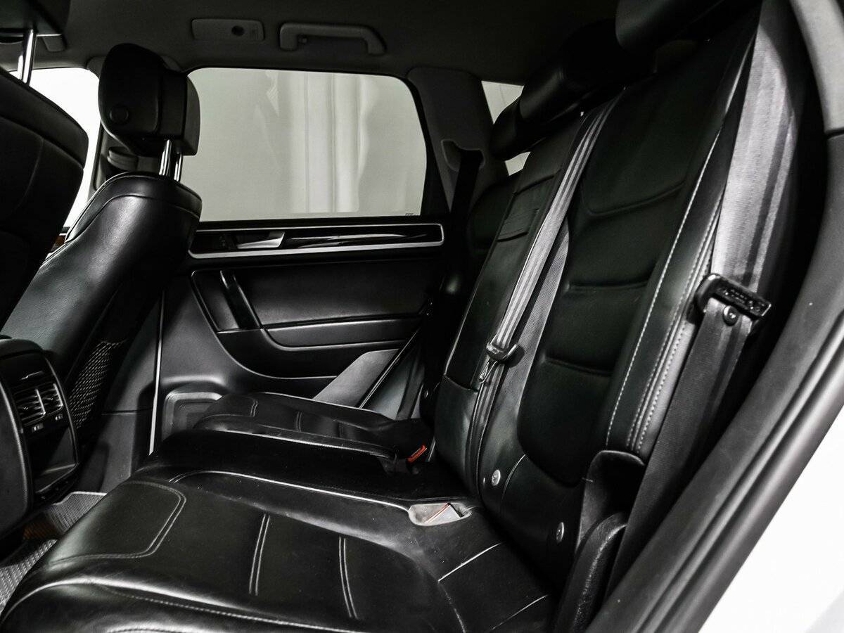 Б/У Фольксваген Туарег 2011 года. Фото: #11