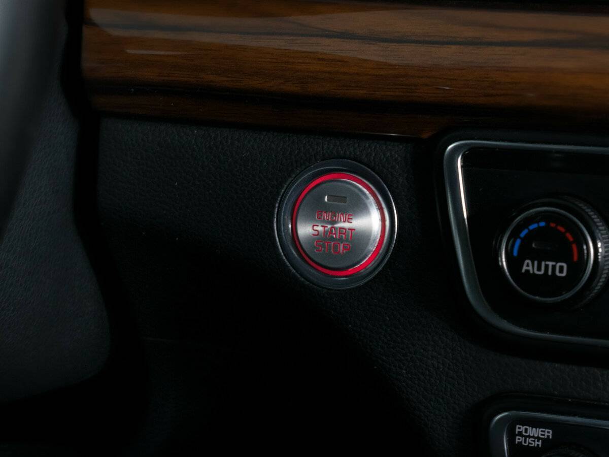 Б/У Киа К7 2017 года. Фото: #11