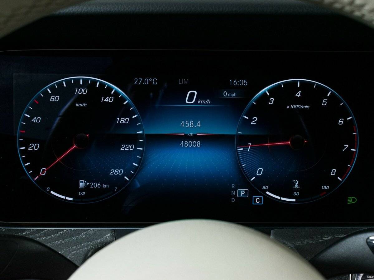 Б/У Мерседес-Бенц Е-Класс 2021 года. Фото: #10