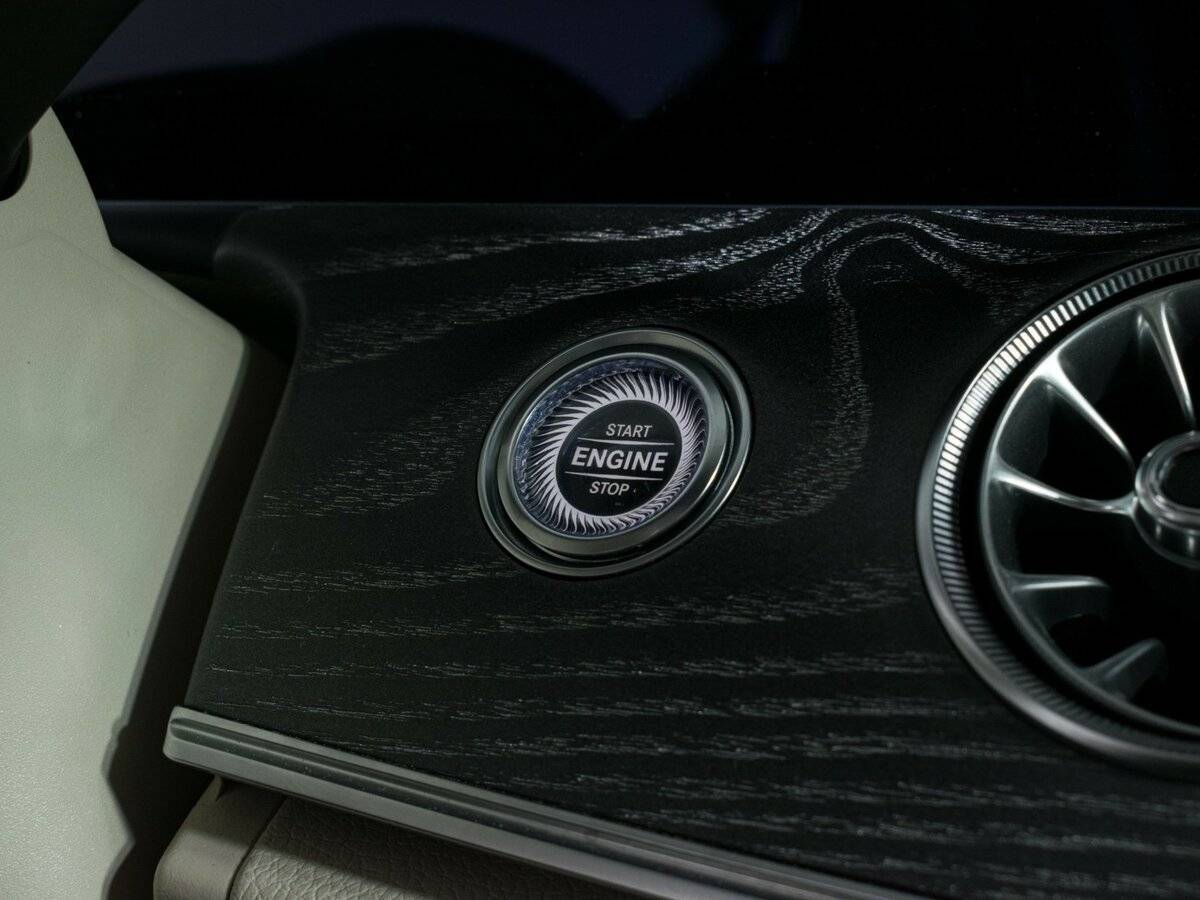 Б/У Мерседес-Бенц Е-Класс 2021 года. Фото: #12