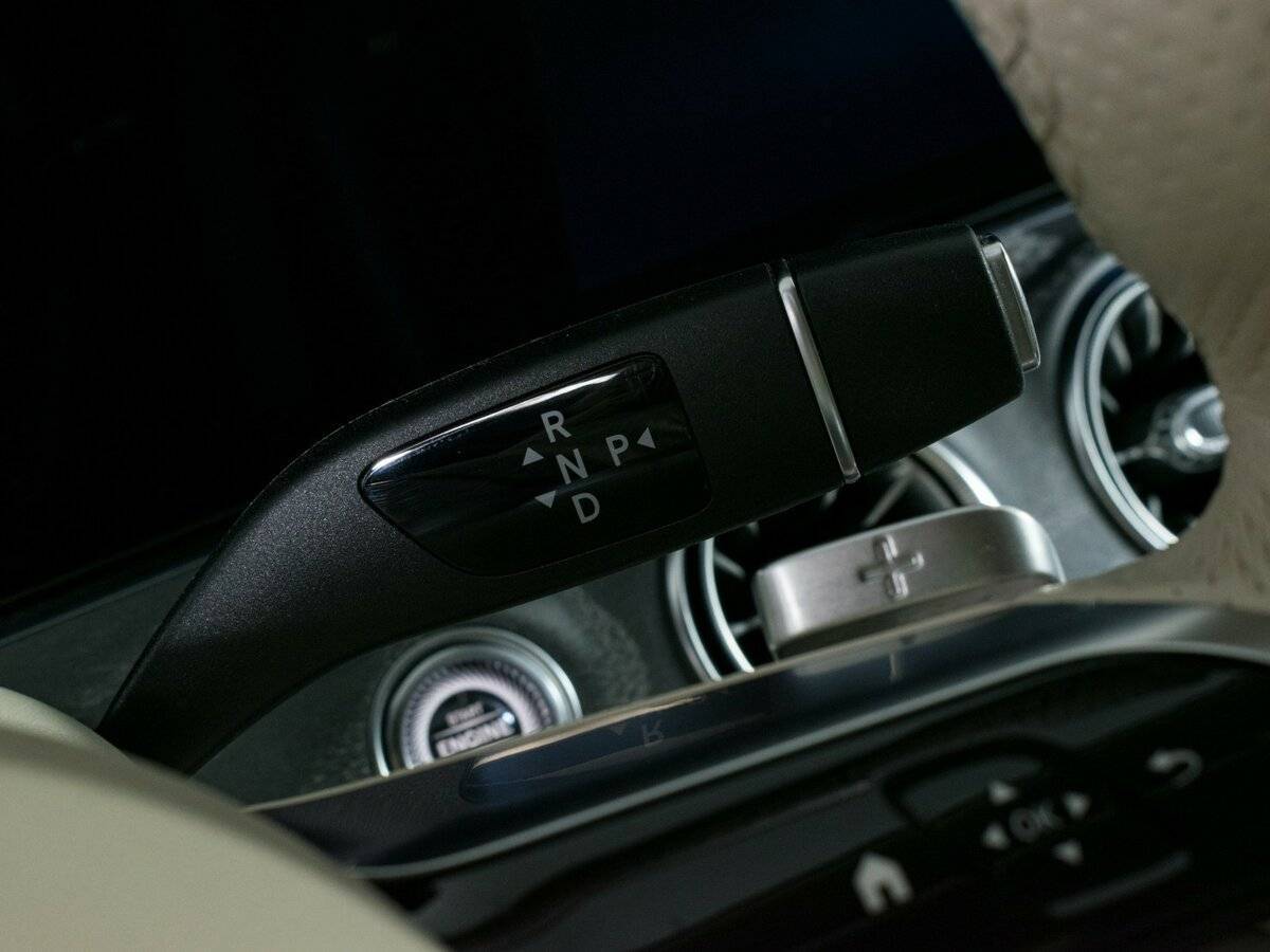 Б/У Мерседес-Бенц Е-Класс 2021 года. Фото: #13