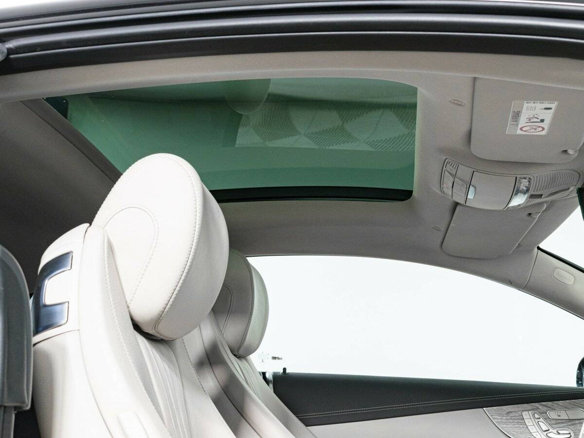 Б/У Мерседес-Бенц Е-Класс 2021 года. Фото: #9