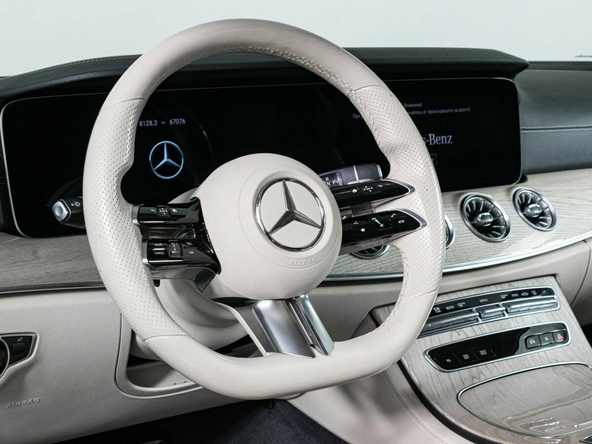 Б/У Мерседес-Бенц Е-Класс 2021 года. Фото: #11