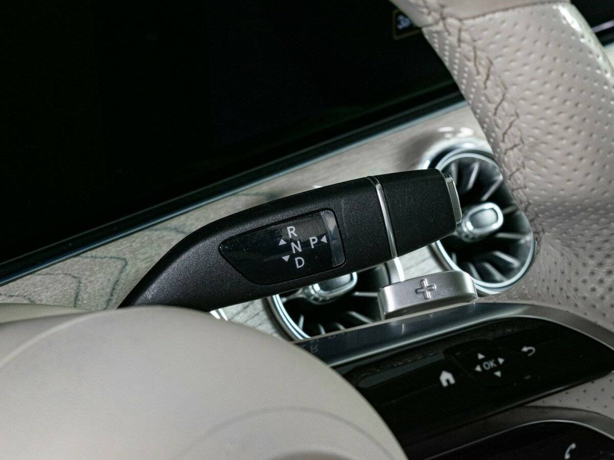 Б/У Мерседес-Бенц Е-Класс 2021 года. Фото: #12