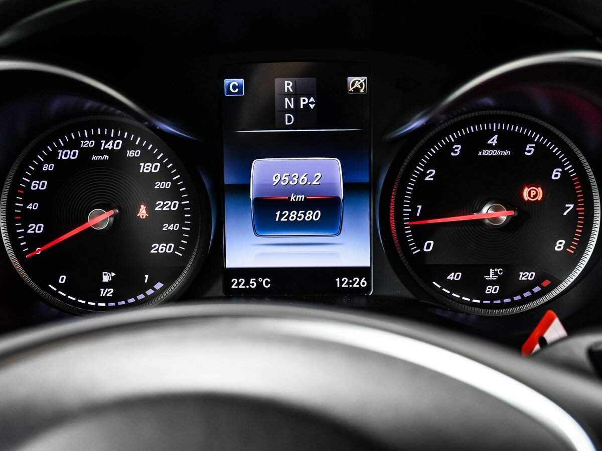 Б/У Мерседес-Бенц Ц-Класс 2015 года. Фото: #9