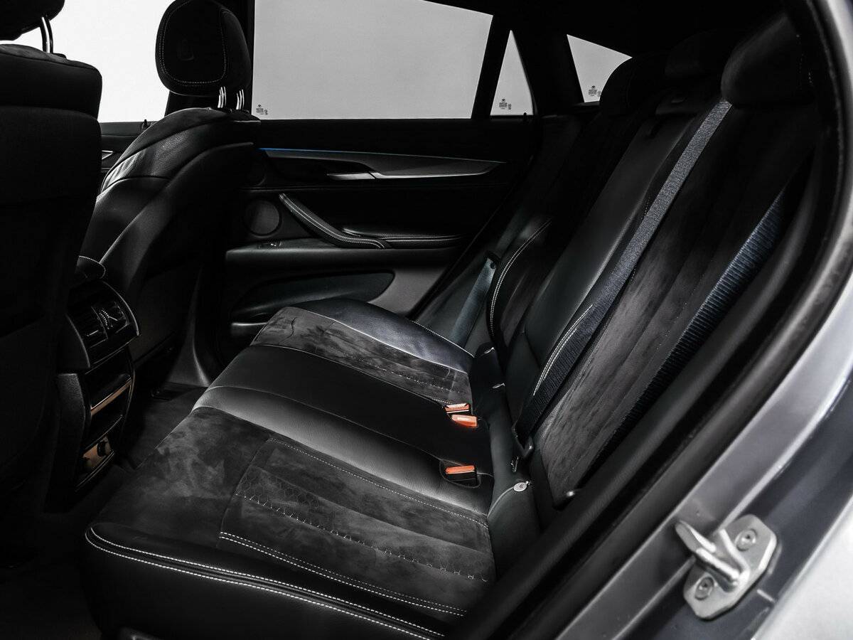 Б/У БМВ Икс6 2018 года. Фото: #13