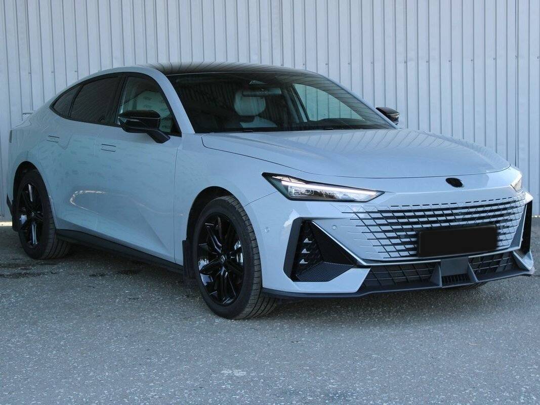 Б/У Чанган УНИ-В 2023 года. Фото: #2