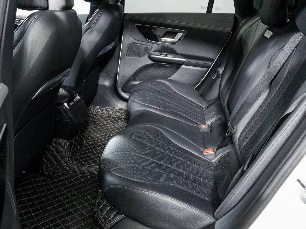 Б/У Мерседес-Бенц EQE 2022 года. Фото: #9