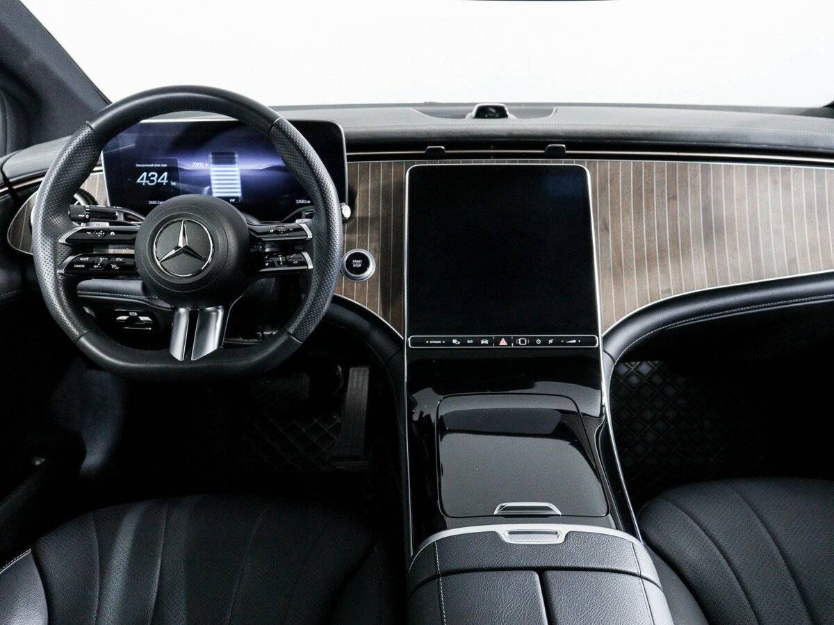 Б/У Мерседес-Бенц EQE 2022 года. Фото: #11