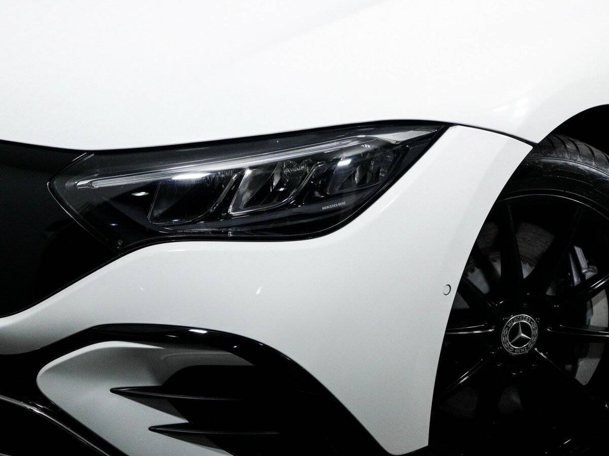 Б/У Мерседес-Бенц EQE 2022 года. Фото: #15