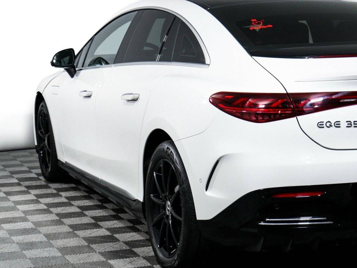 Б/У Мерседес-Бенц EQE 2022 года. Фото: #19