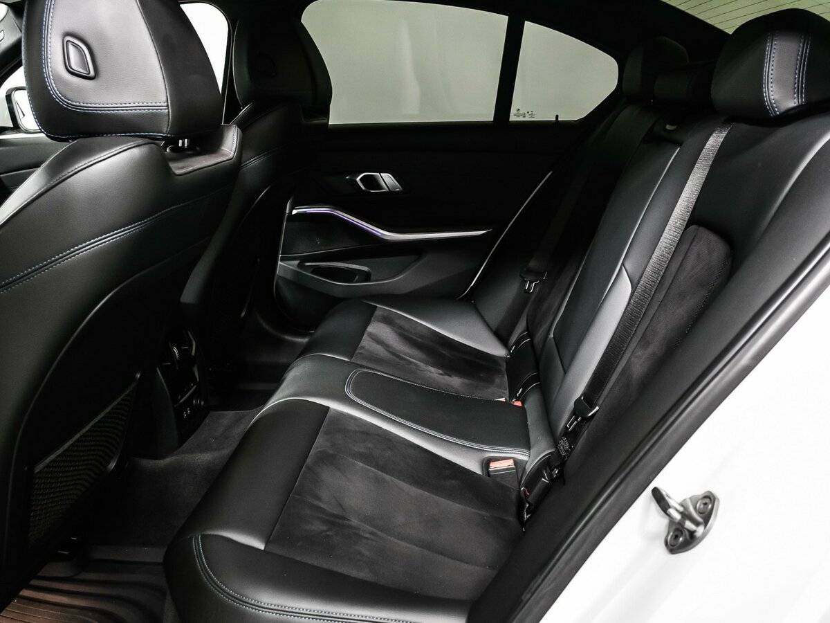 Б/У БМВ 3 серии 2019 года. Фото: #11