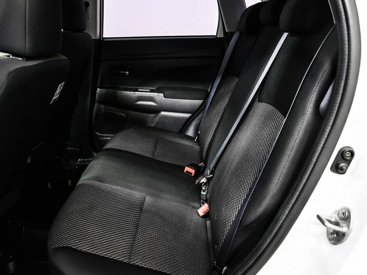 Б/У Митсубиши АС-Икс 2018 года. Фото: #11