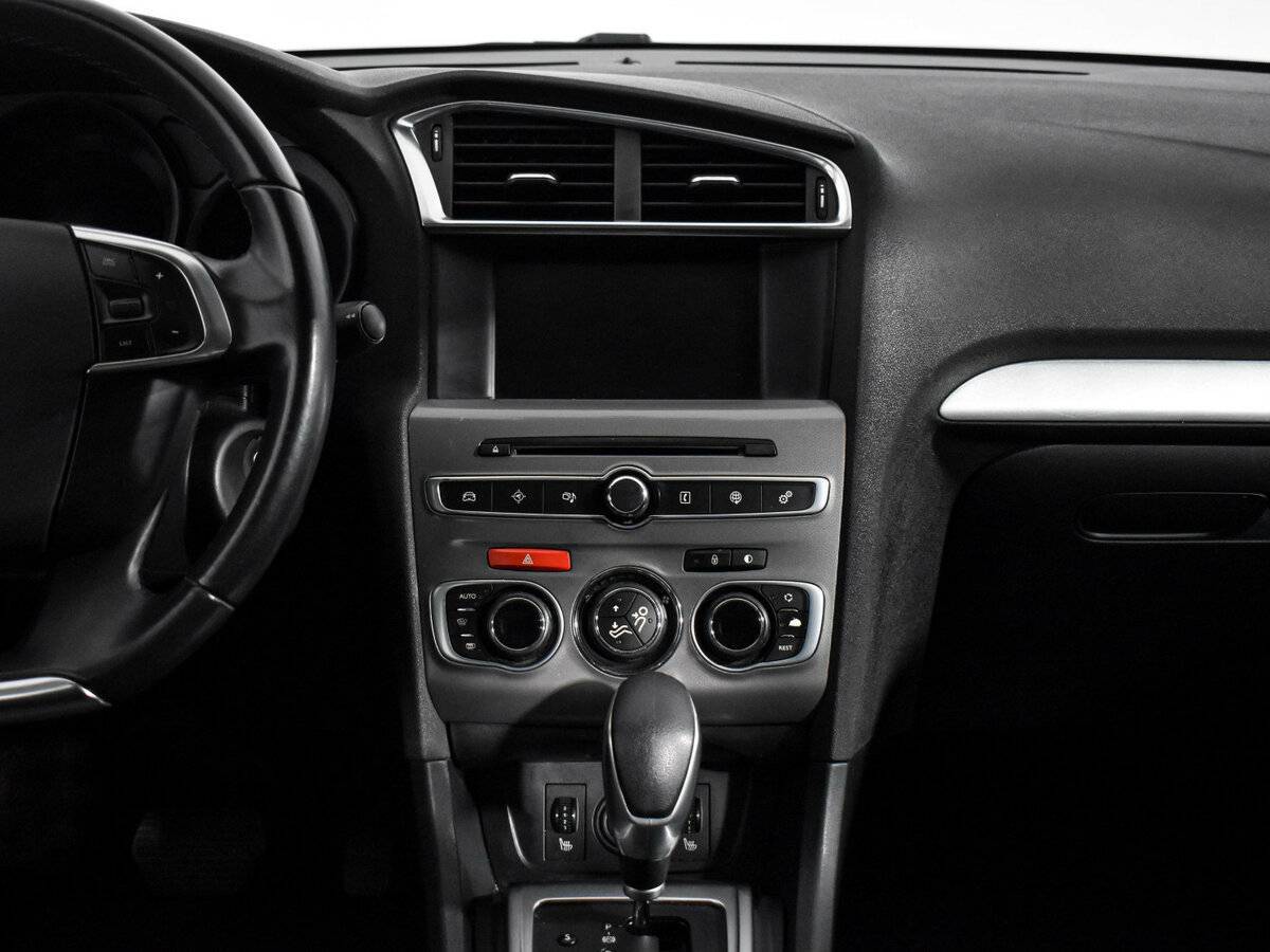 Б/У Ситроен Ц4 2016 года. Фото: #13