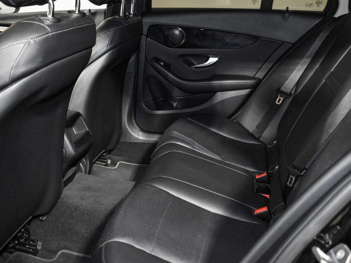 Б/У Мерседес-Бенц Ц-Класс 2019 года. Фото: #8