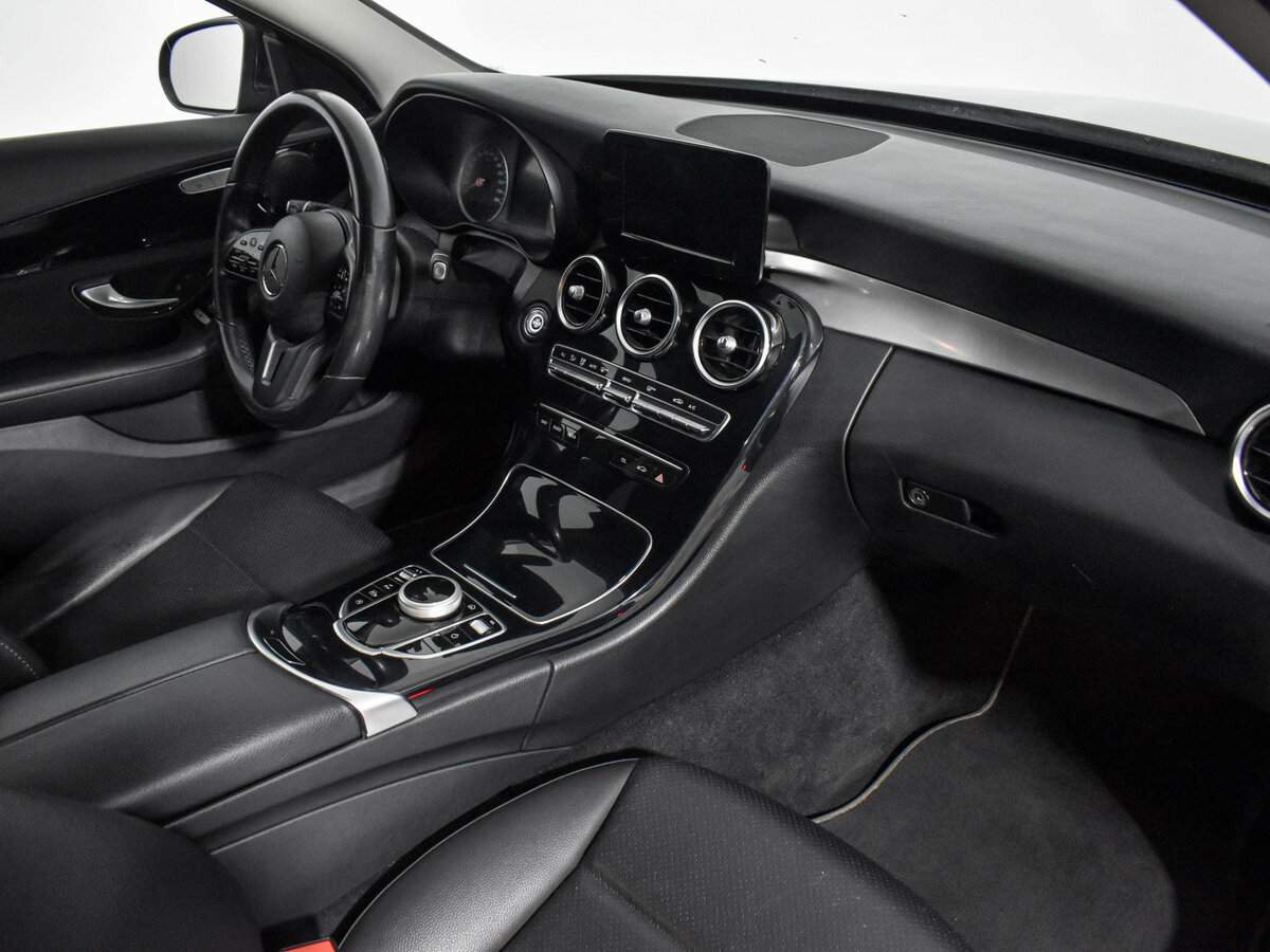 Б/У Мерседес-Бенц Ц-Класс 2019 года. Фото: #9