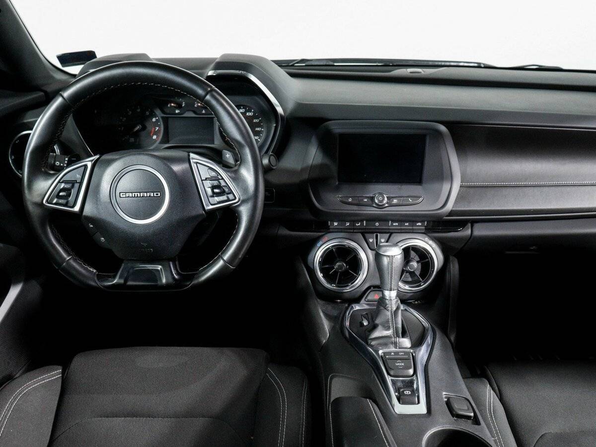 Б/У Шевроле Камаро 2020 года. Фото: #11