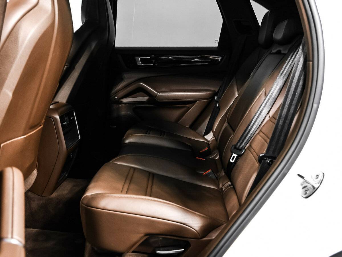 Б/У Порш Кайен 2019 года. Фото: #13