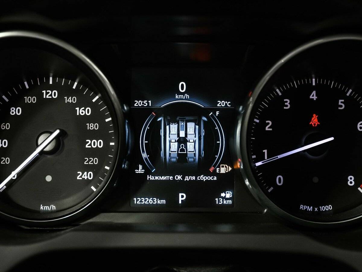 Б/У Лэнд Ровер Рэнж Ровер Эвок 2015 года. Фото: #9