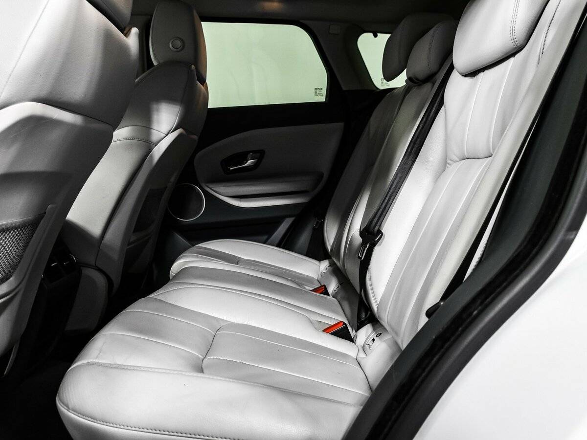 Б/У Лэнд Ровер Рэнж Ровер Эвок 2015 года. Фото: #11