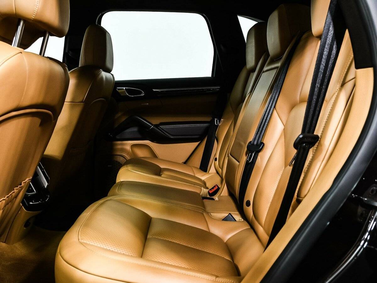 Б/У Порш Кайен 2016 года. Фото: #11