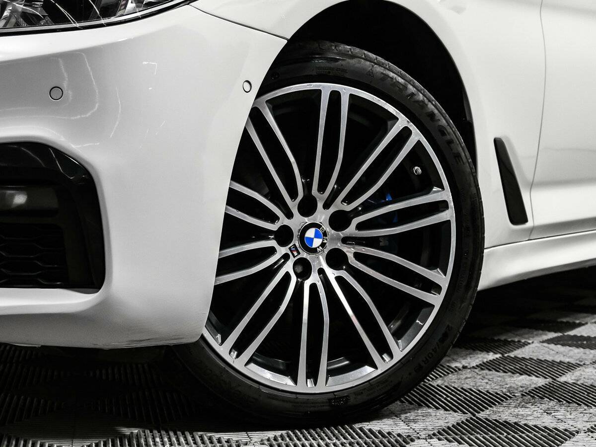 Б/У БМВ 5 серии 2019 года. Фото: #14