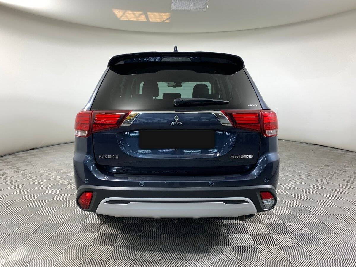 Б/У Митсубиши Оутлэндер 2020 года. Фото: #5